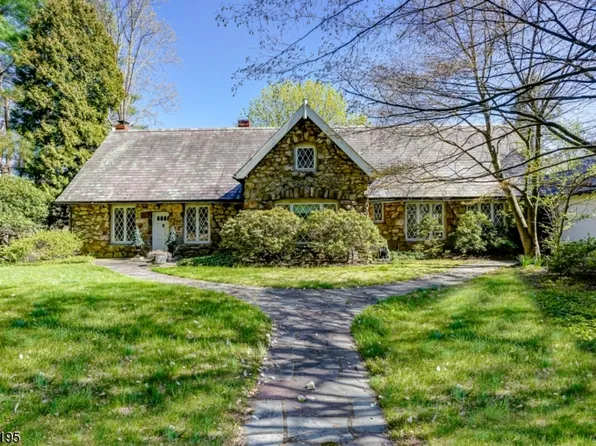 40 Peachcroft Dr, Bernardsville Boro, NJ 07924