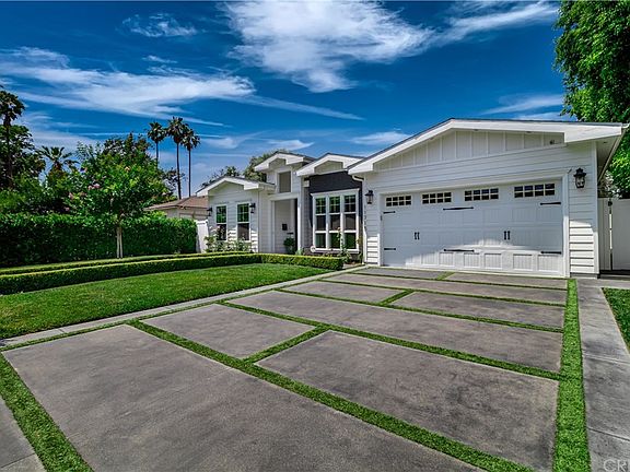 3rd image of 11715 La Maida St