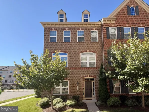 7868 Culloden Crest Ln, Gainesville, VA 20155