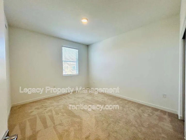 8057 Moongate Way — Photo 24
