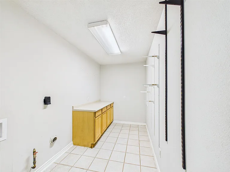 1922 Abilene St — Photo 18