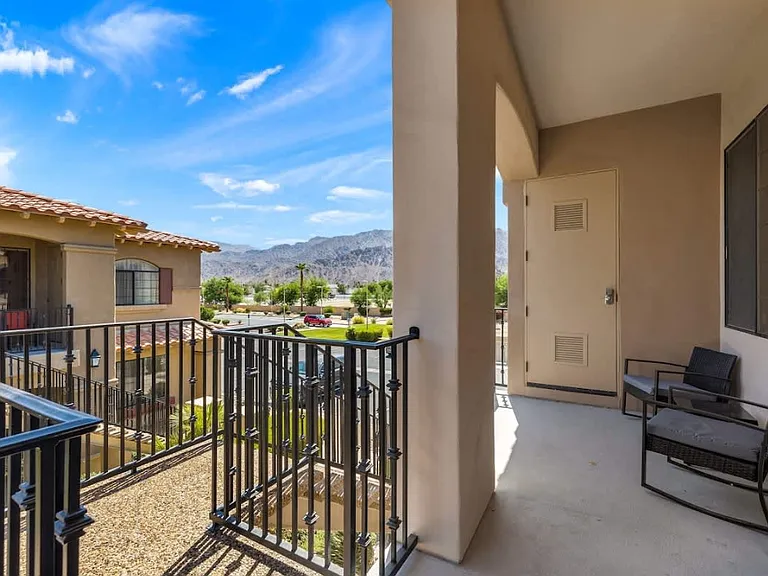 50610 Santa Rosa Plz — Photo 2