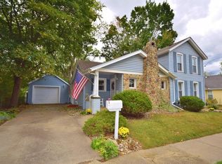 427 N Oak St, Fenton, MI 48430