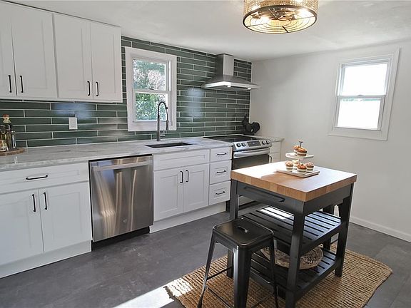 3rd image of 3006 Eldridge Ave