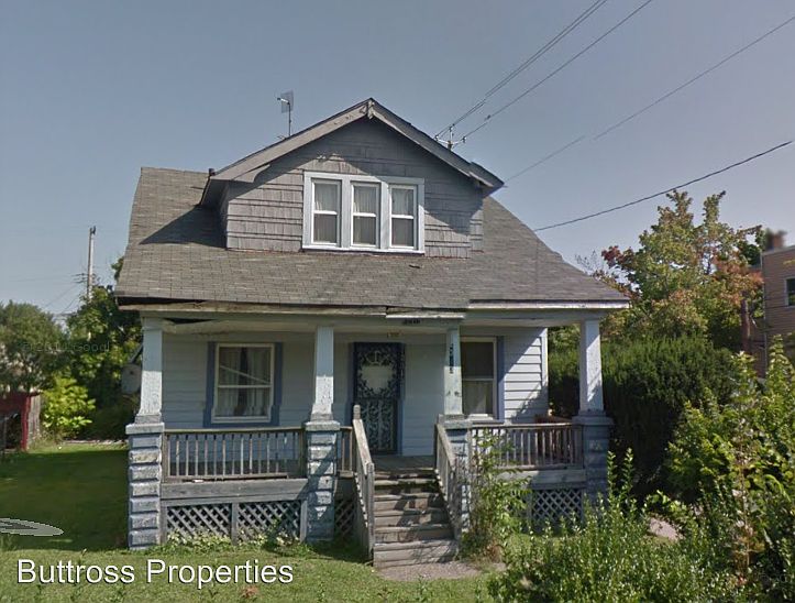 2nd image of 12313 Farringdon Ave