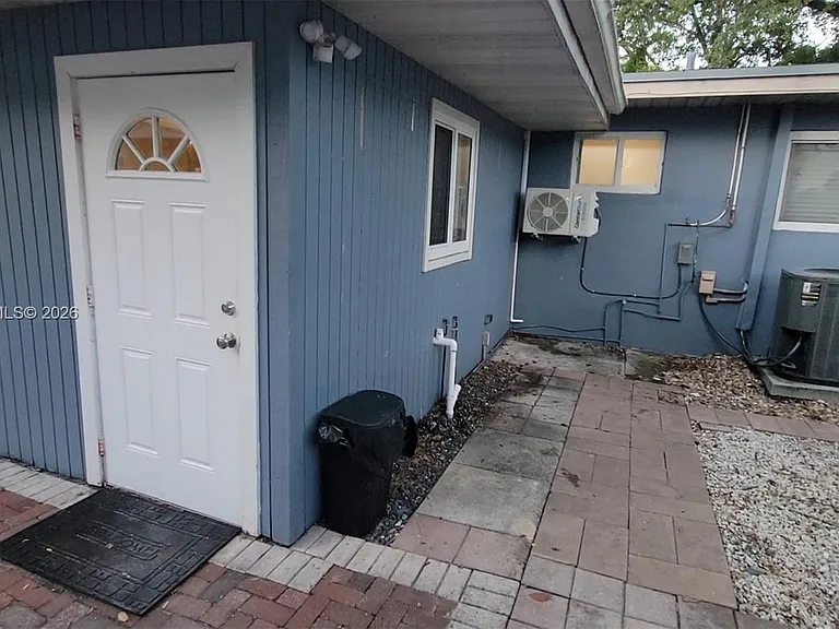 1115 SW 25th Ave #B — Photo 4