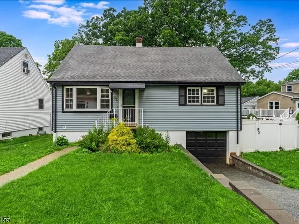 75 Fichter St, Bloomingdale Boro, NJ 07403