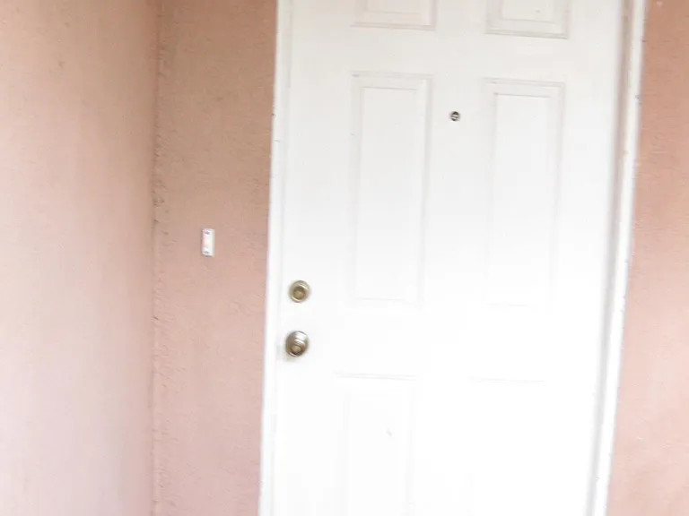 12276 Huntsman Ln — Photo 2