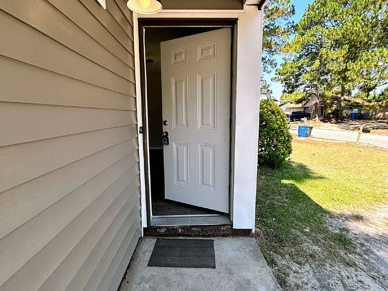 633 Mosswood Ln — Photo 1