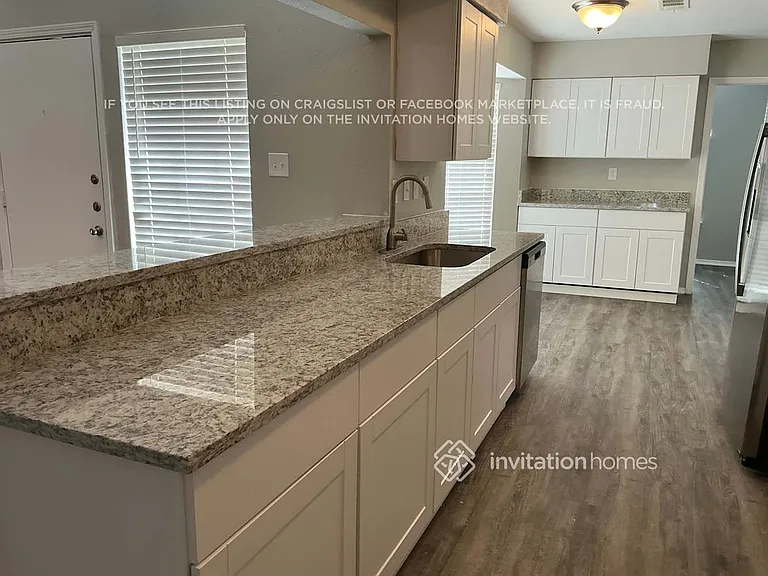 421 Kingsbridge Dr — Photo 10