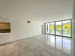 100 Bayview Dr APT 222, Sunny Isles Beach, FL 33160