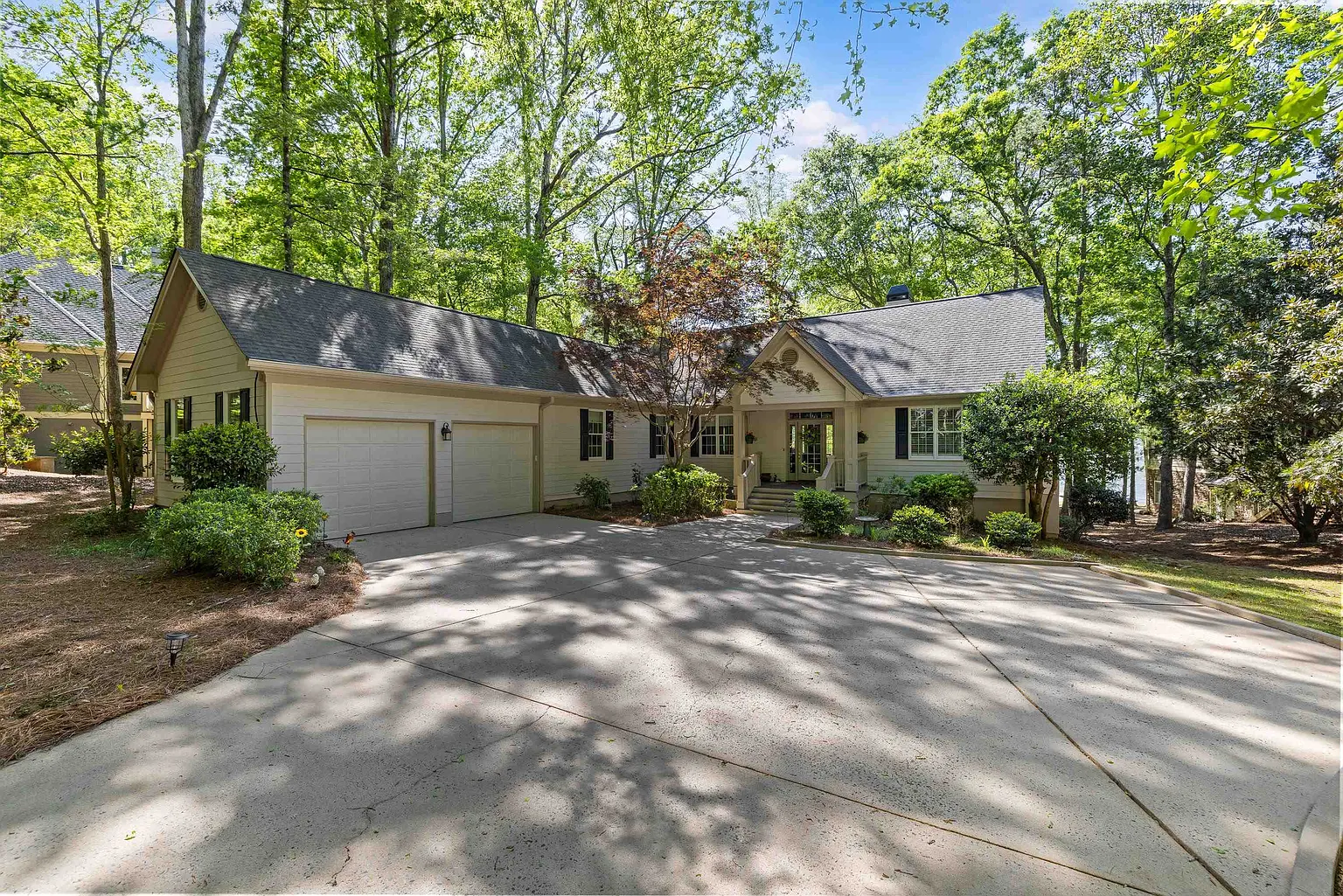 129 Barrington Hall Dr photo 1