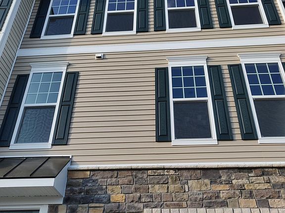 3rd image of 122 Sequoia Dr