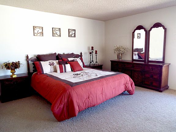 1st Floor Master Bedroom