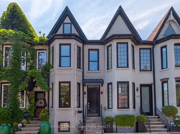 40 Bright St, Toronto, ON M5A 3H4