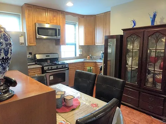 Sold by Citi Habitats | media 2