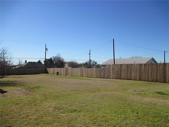 2nd image of 615 Lakeshore Blvd