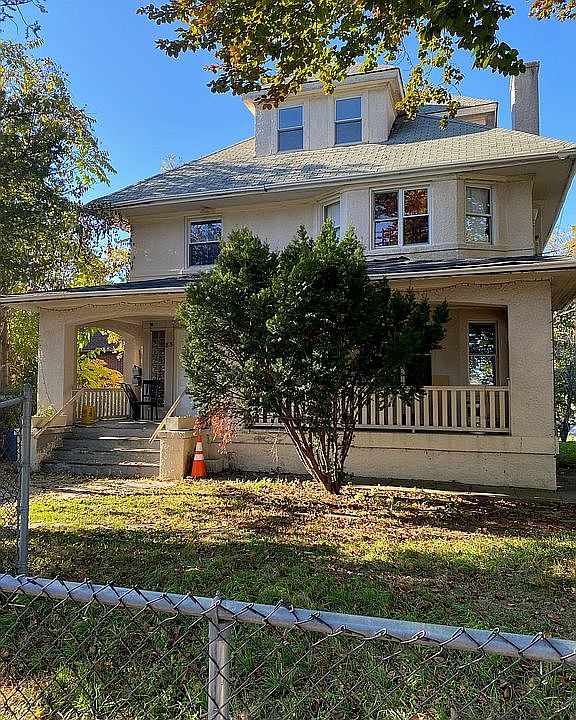 1st image of 85 Oxford Pl