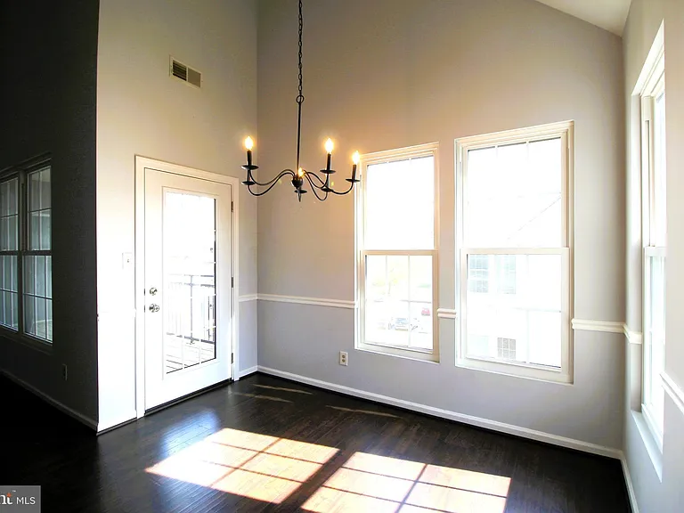 46598 Drysdale Ter #303 — Photo 10