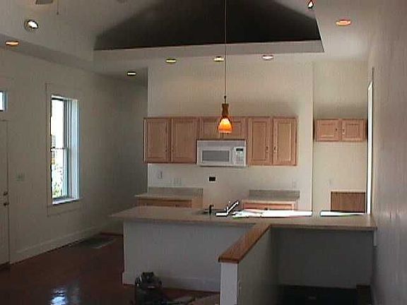 4th image of 624 Hickory St