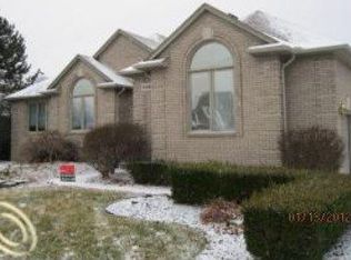 56445 Dickens Dr, Shelby Township, MI 48316