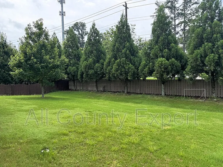 1674 Fairview Dr — Photo 30