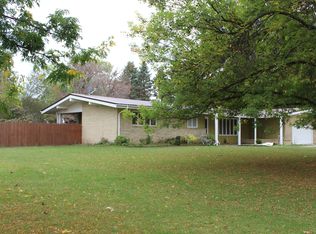 30 Middlesex Dr, Fredonia, NY 14063