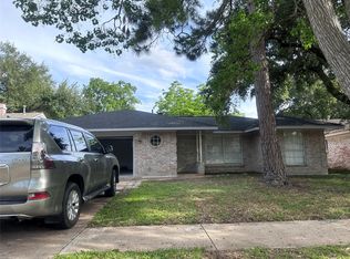 13611 Fernhill Dr, Sugar Land, TX 77498