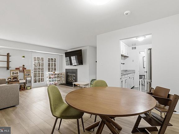 5th image of 5704 Shadwell Ct Unit 91