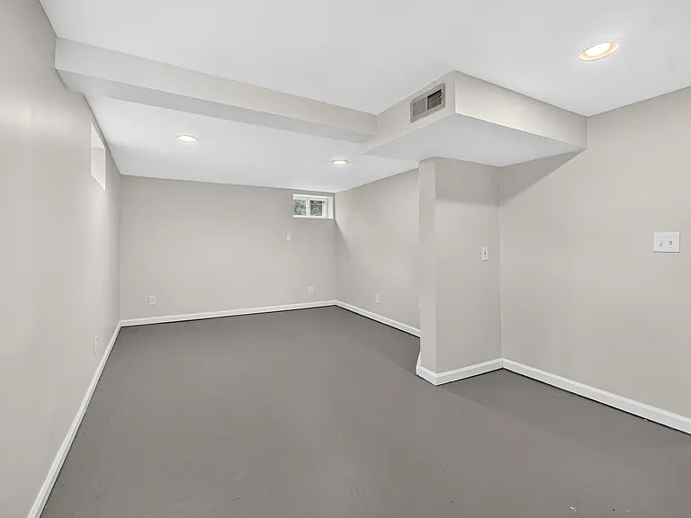 121 Sunglow Dr — Photo 16