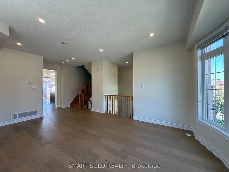 311 Dundas Way — Photo 4