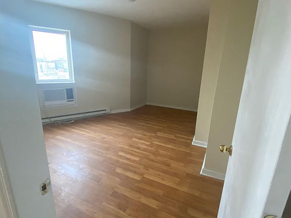 5th image of 1100 N 41st St #3R