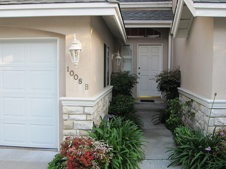 1st image of 1008 Royal Oaks Dr #B