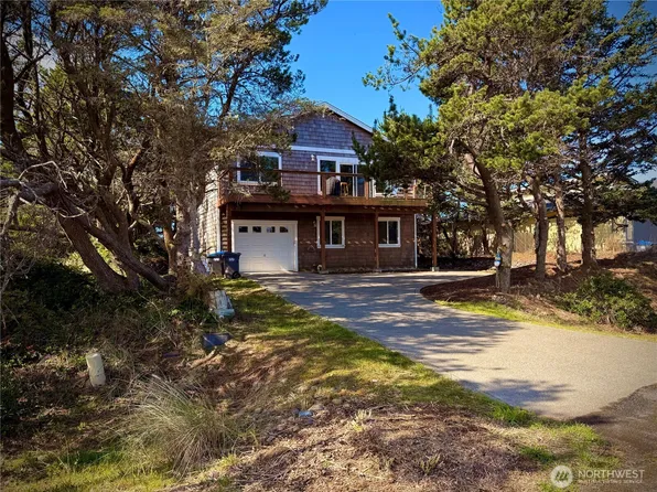 459 S Bel Air Loop, Ocean Shores, WA 98569