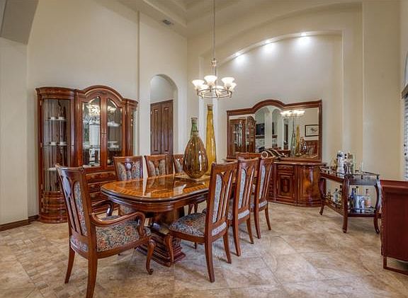 5th image of 225 Clubhouse Dr
