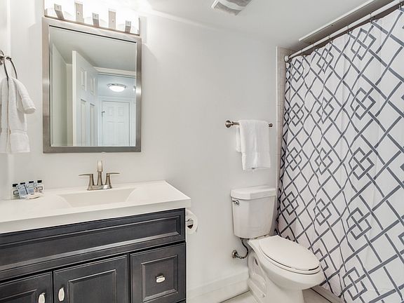 4928 Live Oak St APT 103, Dallas, TX 75206 | Zillow