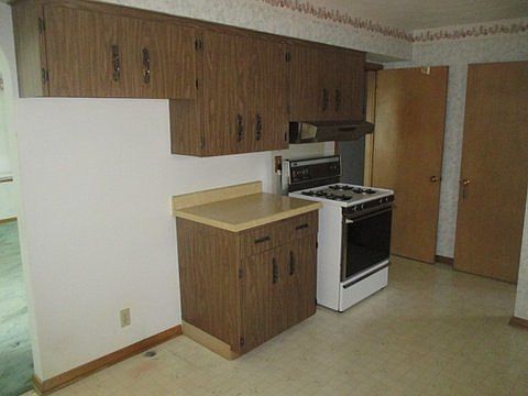 2nd image of 612 Renrose Ave