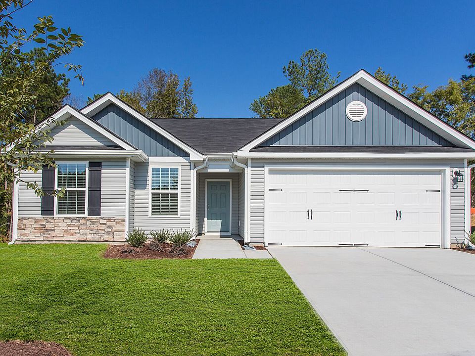 Gorgeous 3 bedroom home available for quick move-in