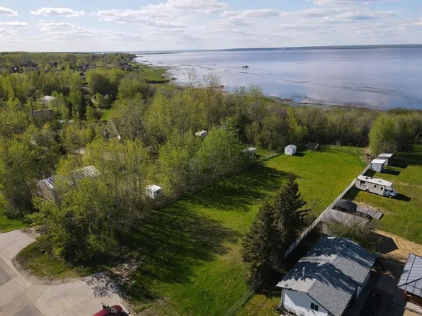 7 Peace River Ave, Big Lakes County, AB T0G 1J0
