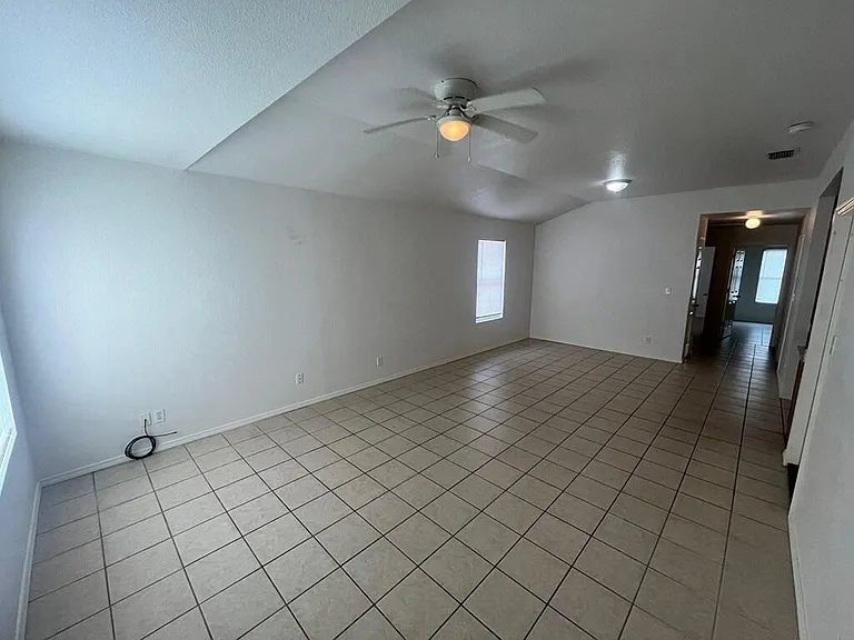 1210 Chaparral St — Photo 2