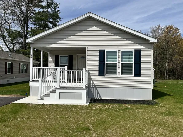 60 Warfield Dr, Westfield, MA 01085