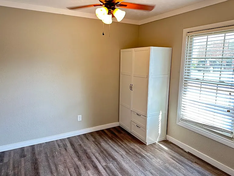 1501 Autumn Ave — Photo 4