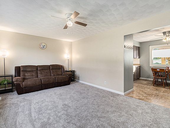5th image of 35473 Margurite Ln