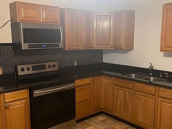 4th image of 1309 Blankenship Dr
