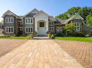 2136 Deerfield Rd, Sag Harbor, NY 11963