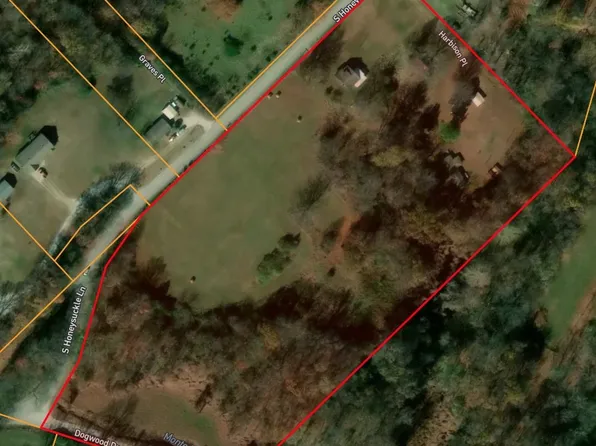 1307 Honeysuckle St, Lowell, AR 72745