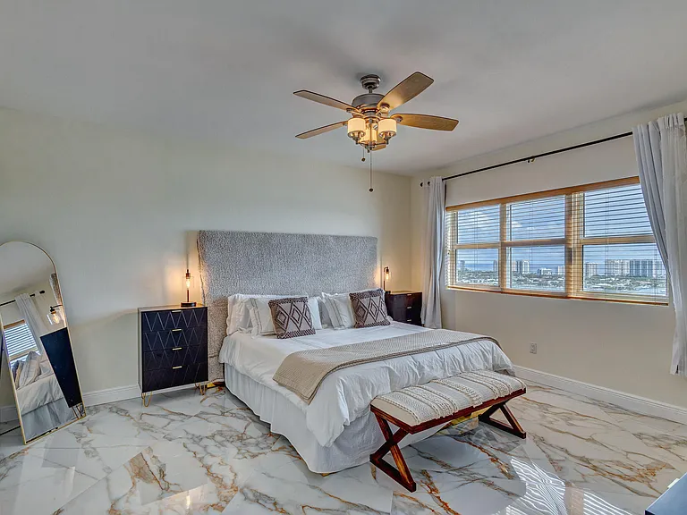 2640 Lake Shore Dr #2014 — Photo 29