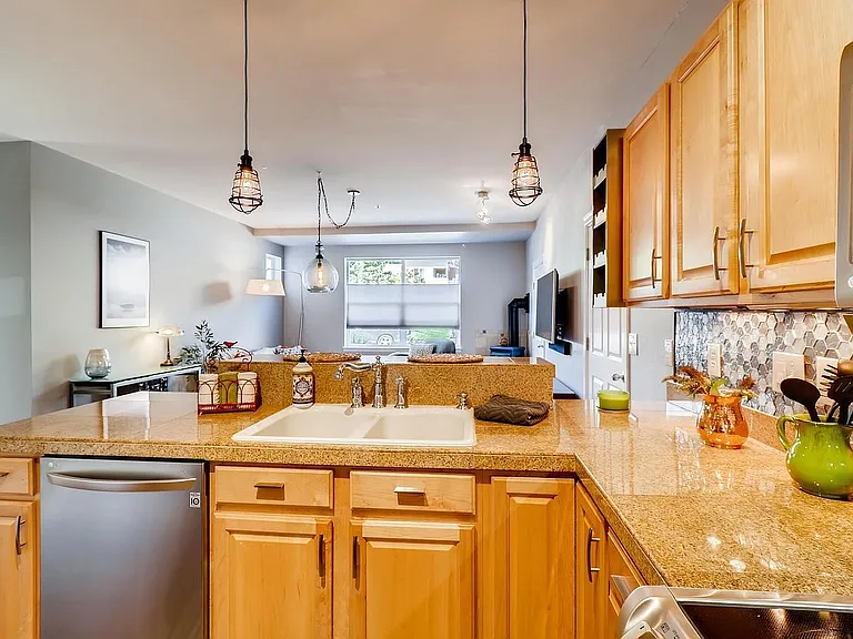 2625 Tabriz Pl — Photo 9