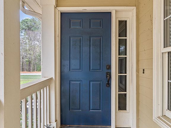 4th image of 1021B Rosemont Walk
