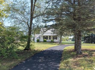 9230 Crabb Dr, Temperance, MI 48144